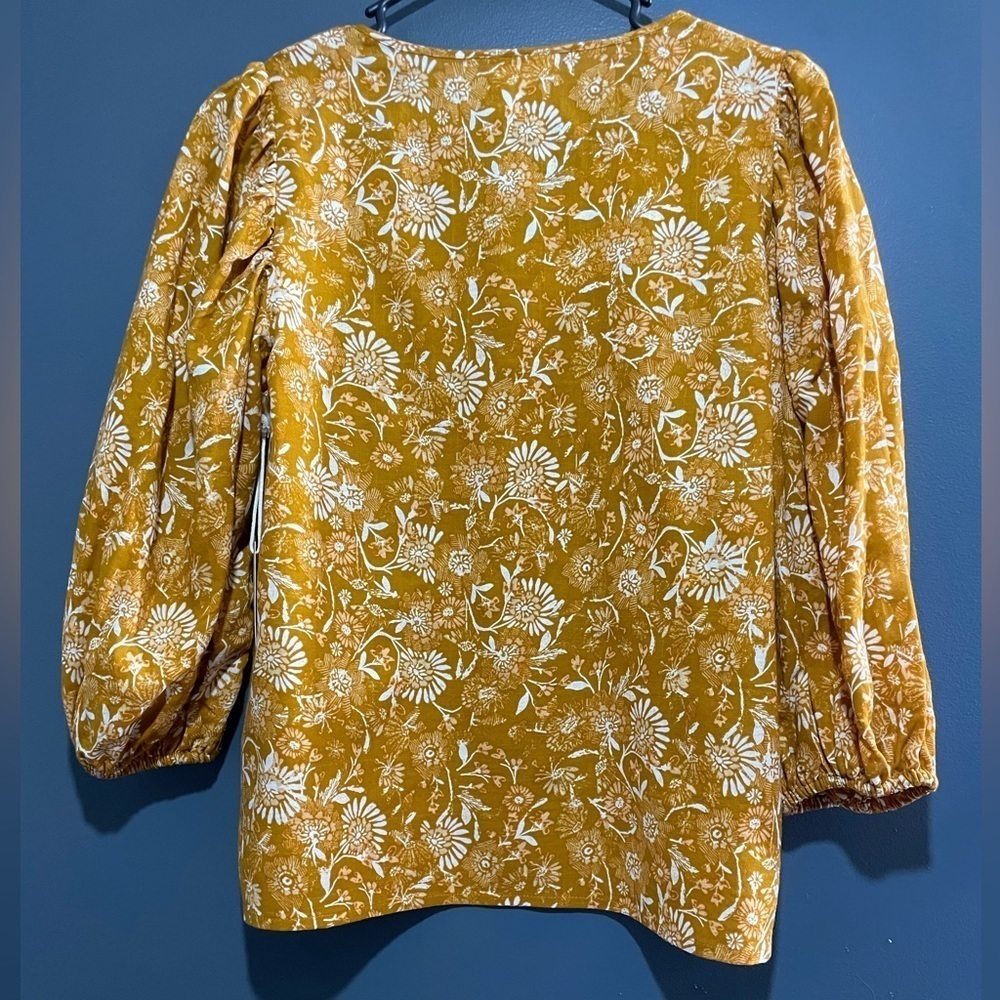 A.N.A Beautiful yellow blouse with white flowers size S - Picture 2 of 8